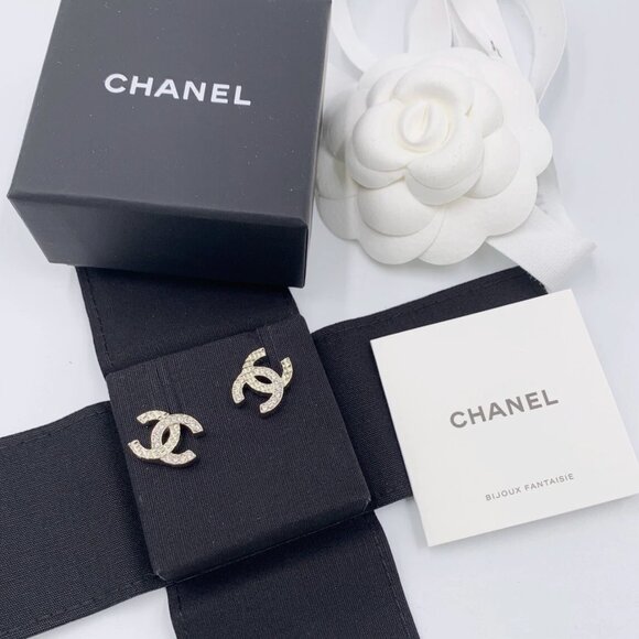 Authentic Chanel CC Earrings With Crystals Gold Hardware Brand New In Box - Picture 2 of 9
